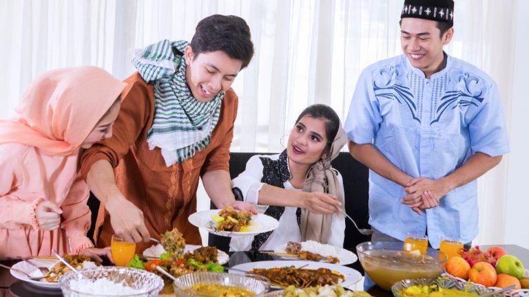 083955500_1649669321-Cara_Berbuka_Puasa_yang_Benar_Menurut_Medis