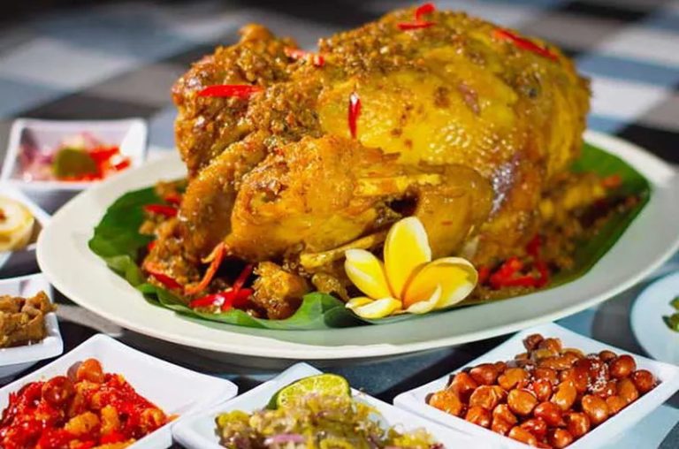 bebek-dan-ayam-betutu-kuliner-khas-bali-sejak-zaman-majapahit-PXp6yB3HPM